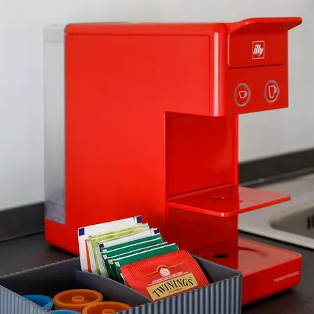 - Elegant Апартаменти