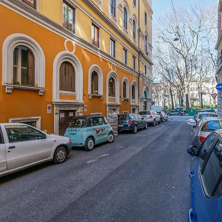 - Elegant Трієст